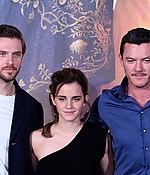 emma_watson_2017_batb_shanghai_press_conference_34.jpg