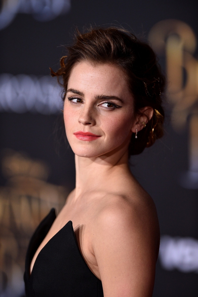 emma_watson_2017_mar_batb_la_premiere_632.jpg