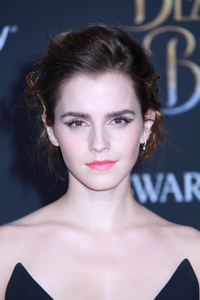 emma_watson_2017_mar_batb_la_premiere_677.jpg