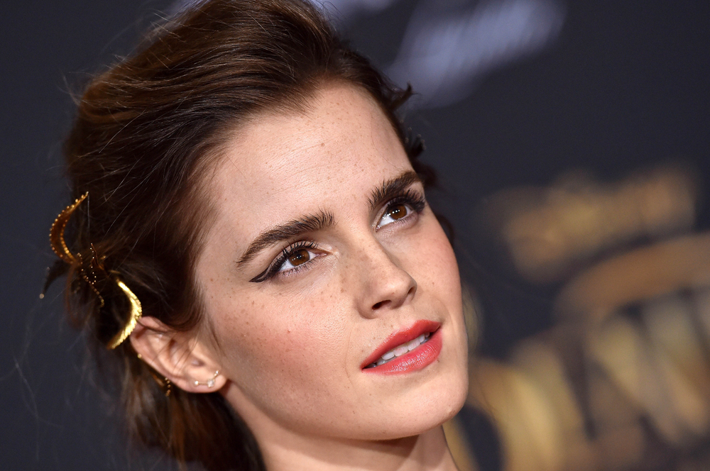 emma_watson_2017_mar_batb_la_premiere_736.jpg