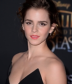 emma_watson_2017_mar_batb_la_premiere_640.jpg