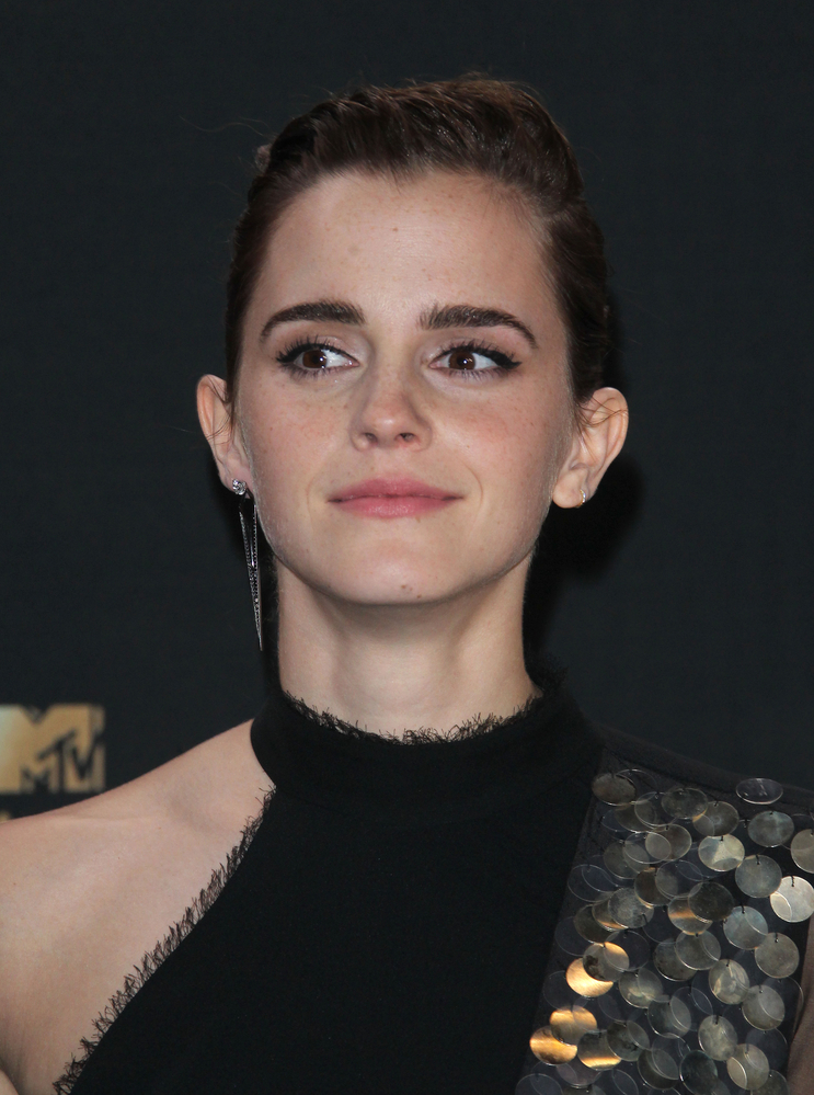 emma_watson_2017_may_7th_mtv_movie_tv_awards_181.jpg