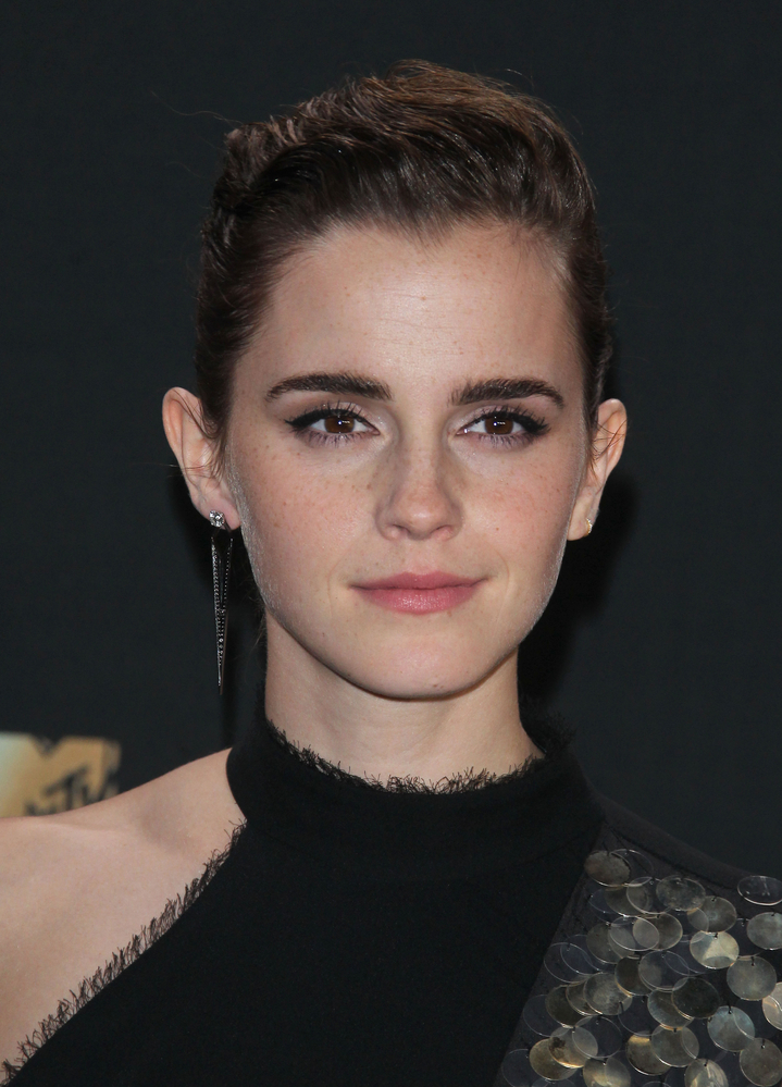 emma_watson_2017_may_7th_mtv_movie_tv_awards_183.jpg