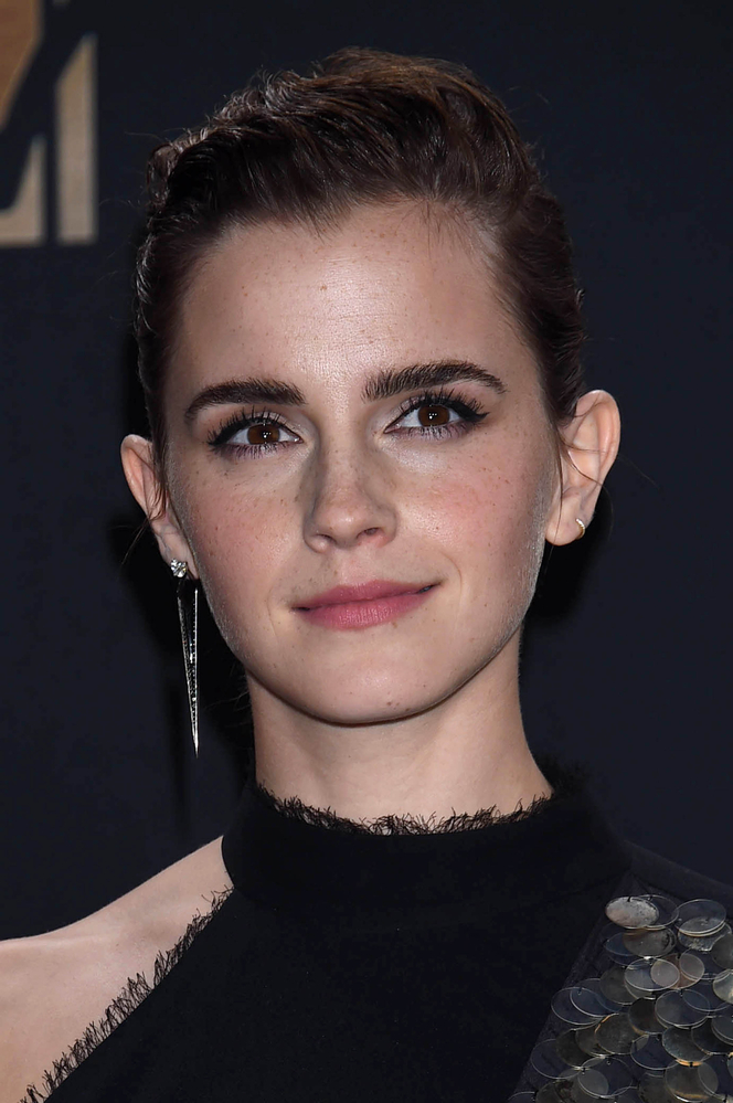 emma_watson_2017_may_7th_mtv_movie_tv_awards_202.jpg