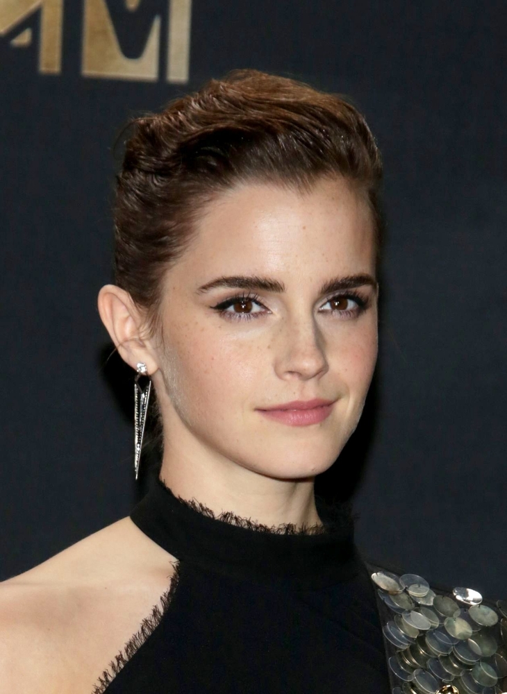 emma_watson_2017_may_7th_mtv_movie_tv_awards_217.jpg