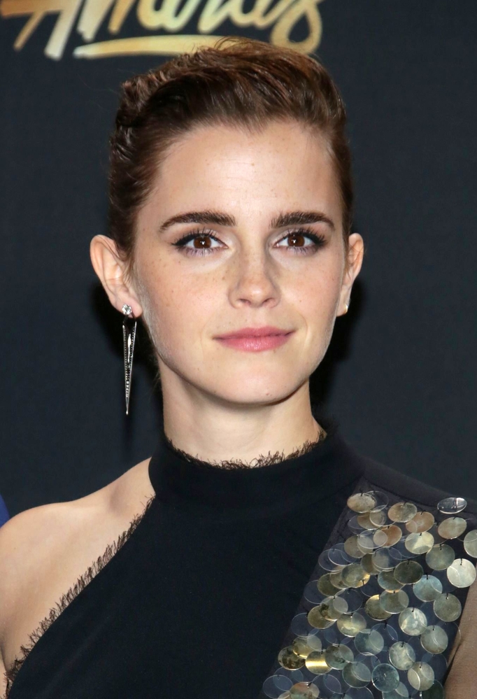 emma_watson_2017_may_7th_mtv_movie_tv_awards_221.jpg