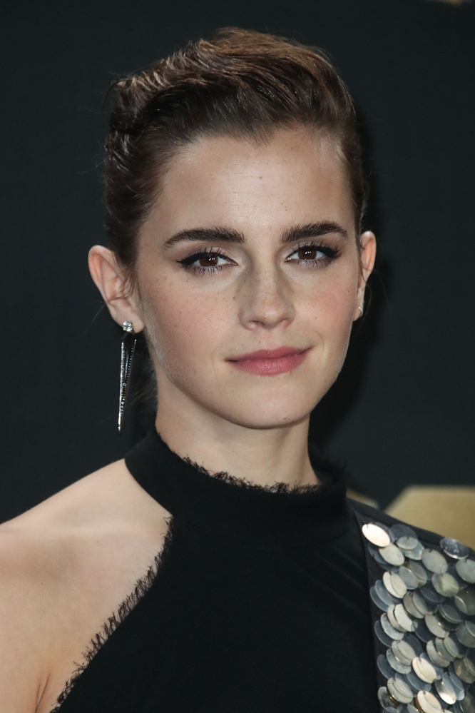 emma_watson_2017_may_7th_mtv_movie_tv_awards_235.jpg