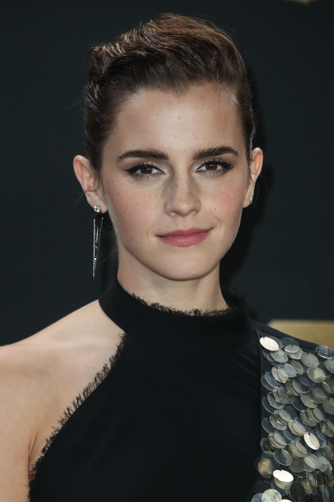 emma_watson_2017_may_7th_mtv_movie_tv_awards_236.jpg