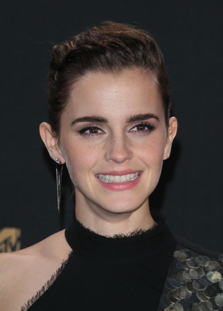 emma_watson_2017_may_7th_mtv_movie_tv_awards_239.jpg