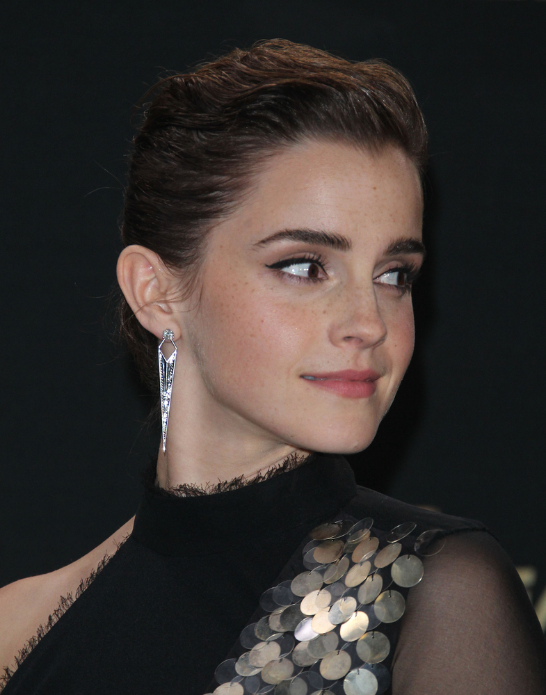 emma_watson_2017_may_7th_mtv_movie_tv_awards_286.jpg