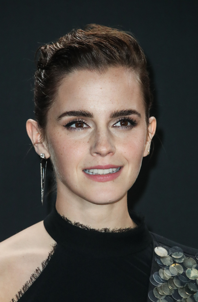 emma_watson_2017_may_7th_mtv_movie_tv_awards_470.jpg