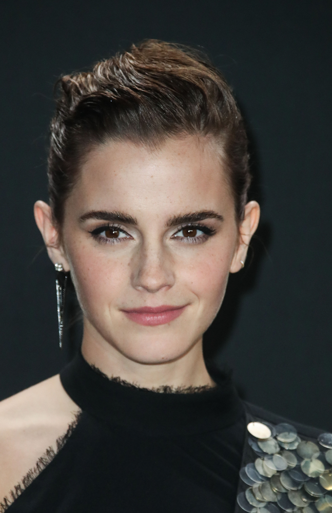 emma_watson_2017_may_7th_mtv_movie_tv_awards_477.jpg