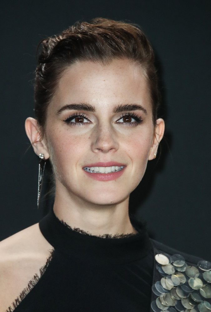 emma_watson_2017_may_7th_mtv_movie_tv_awards_478.jpg