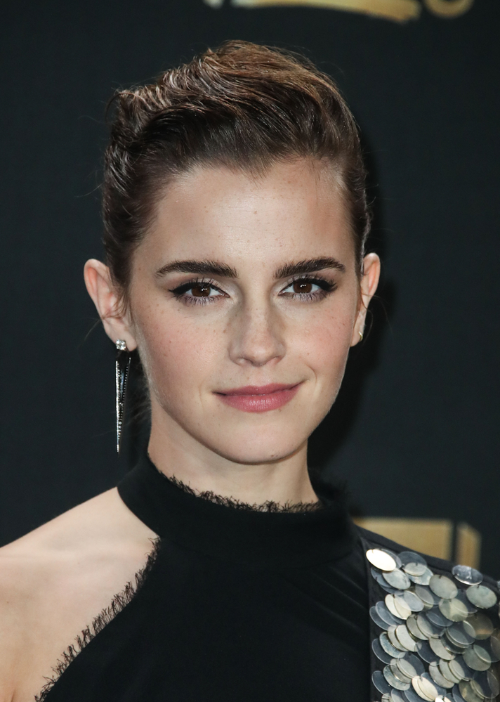 emma_watson_2017_may_7th_mtv_movie_tv_awards_484.jpg