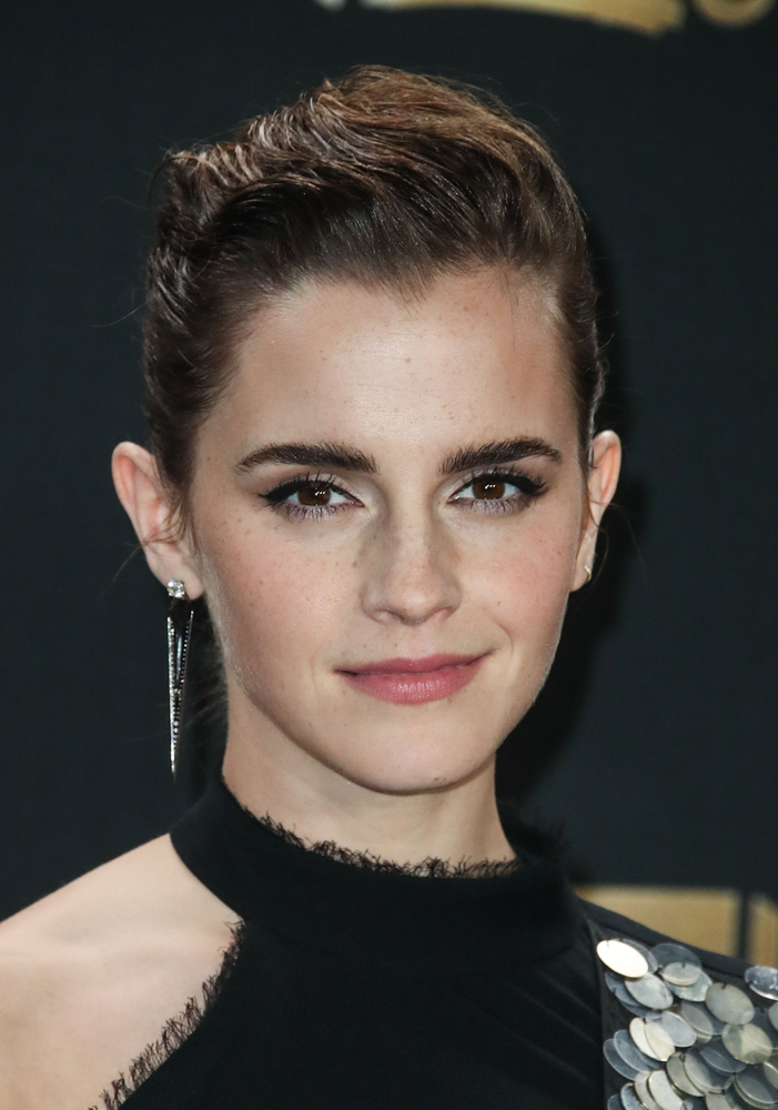 emma_watson_2017_may_7th_mtv_movie_tv_awards_485.jpg