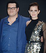 emma_watson_2017_may_7th_mtv_movie_tv_awards_100.jpg