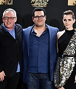 emma_watson_2017_may_7th_mtv_movie_tv_awards_108.jpg