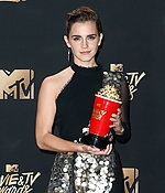 emma_watson_2017_may_7th_mtv_movie_tv_awards_152.jpg