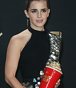 emma_watson_2017_may_7th_mtv_movie_tv_awards_233.jpg