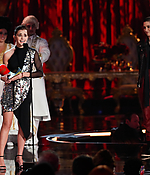 emma_watson_2017_may_7th_mtv_movie_tv_awards_24.jpg