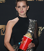 emma_watson_2017_may_7th_mtv_movie_tv_awards_256.jpg