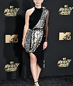 emma_watson_2017_may_7th_mtv_movie_tv_awards_308.jpg