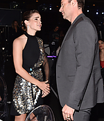 emma_watson_2017_may_7th_mtv_movie_tv_awards_36.jpg