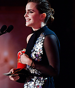 emma_watson_2017_may_7th_mtv_movie_tv_awards_491.jpg