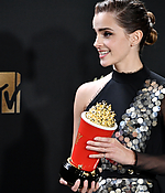 emma_watson_2017_may_7th_mtv_movie_tv_awards_67.jpg