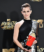 emma_watson_2017_may_7th_mtv_movie_tv_awards_69.jpg