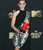 emma_watson_2017_may_7th_mtv_movie_tv_awards_78.jpg