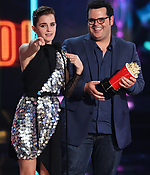 emma_watson_2017_may_7th_mtv_movie_tv_awards_85.jpg