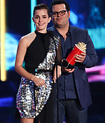 emma_watson_2017_may_7th_mtv_movie_tv_awards_87.jpg