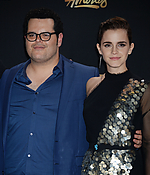 emma_watson_2017_may_7th_mtv_movie_tv_awards_98.jpg