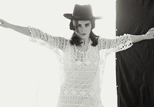EEW_2014shoot_carter_smith_elle_us_59.jpg