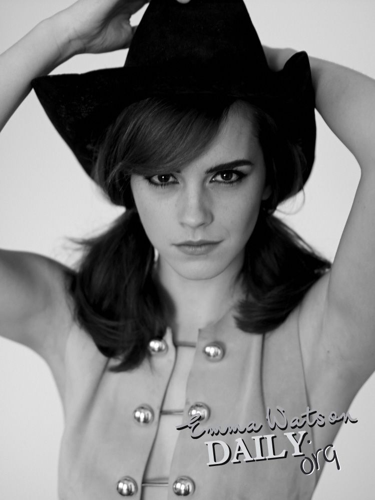 EEW_2014shoot_elle_us_carter_smith_tags_27.jpg