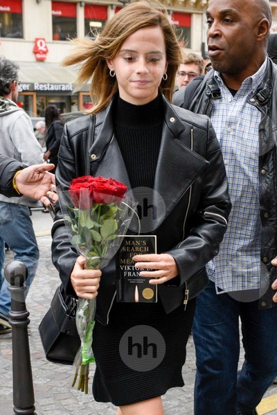 EEW_2017candid_feb21_gdn_train_station_in_paris_departure_11.jpg