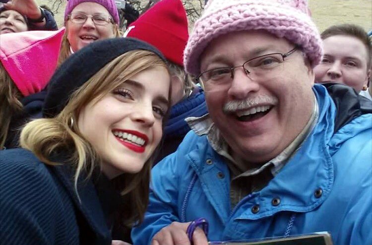 emma_watson_2017_womens_march_on_washington_45.jpg