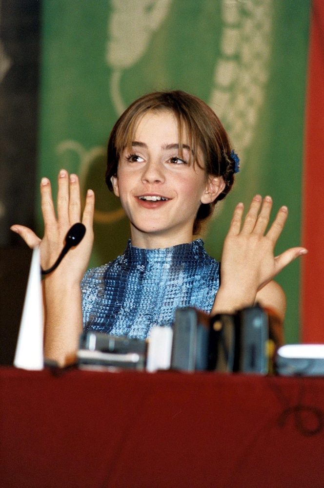 EEW_2002event_oct25_hp_cos_london_press_con_002.jpg