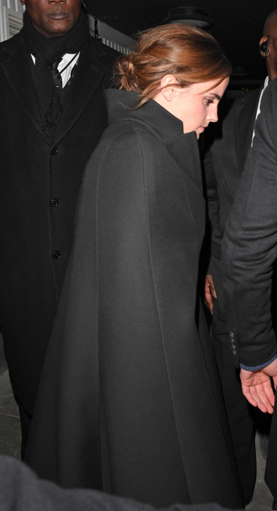 EEW_2017candid_feb13_leaves_the_elle_style_awards_in_london_01.jpg