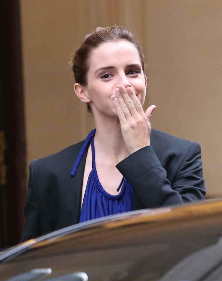EEW_2017candid_feb20_leaves_le_meurice_hotel_in_paris_08.jpg