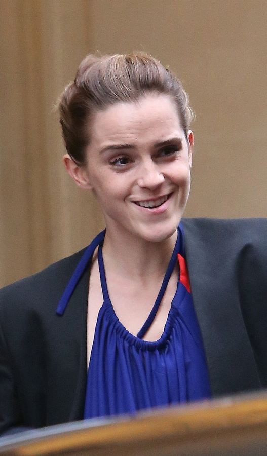 EEW_2017candid_feb20_leaves_le_meurice_hotel_in_paris_09.jpg