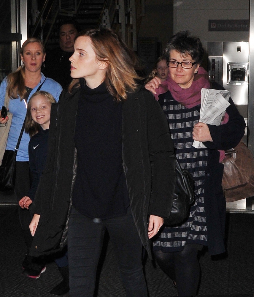 EEW_2017candid_jan20_arrives_in_washingtondc_with_her_mom_06.jpg
