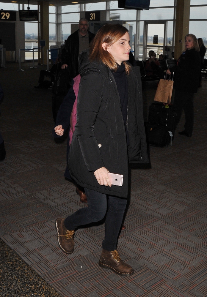 EEW_2017candid_jan20_arrives_in_washingtondc_with_her_mom_13.jpg