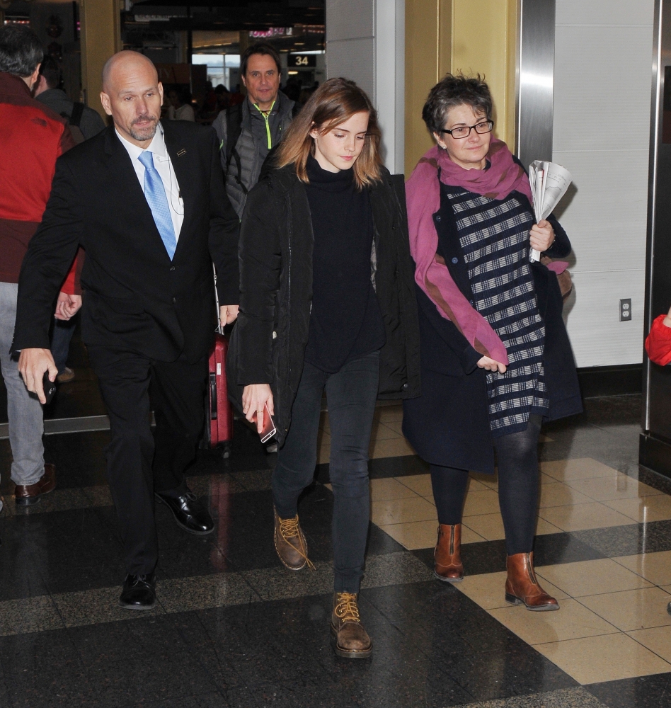 EEW_2017candid_jan20_arrives_in_washingtondc_with_her_mom_15.jpg