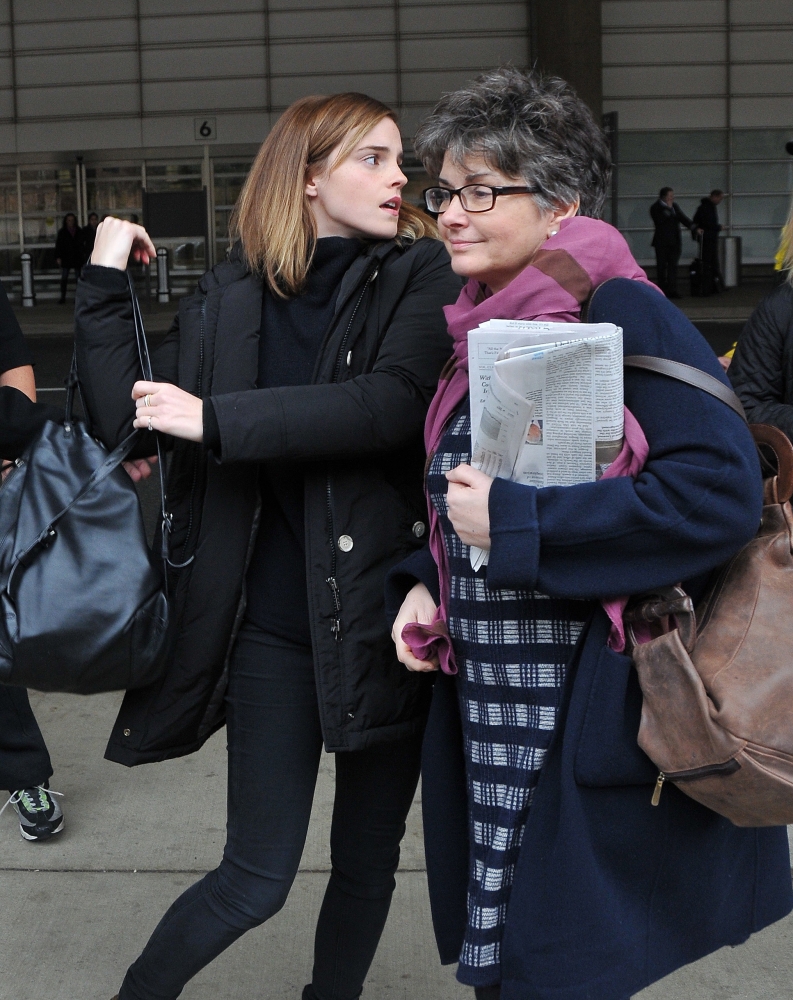 EEW_2017candid_jan20_arrives_in_washingtondc_with_her_mom_19.jpg