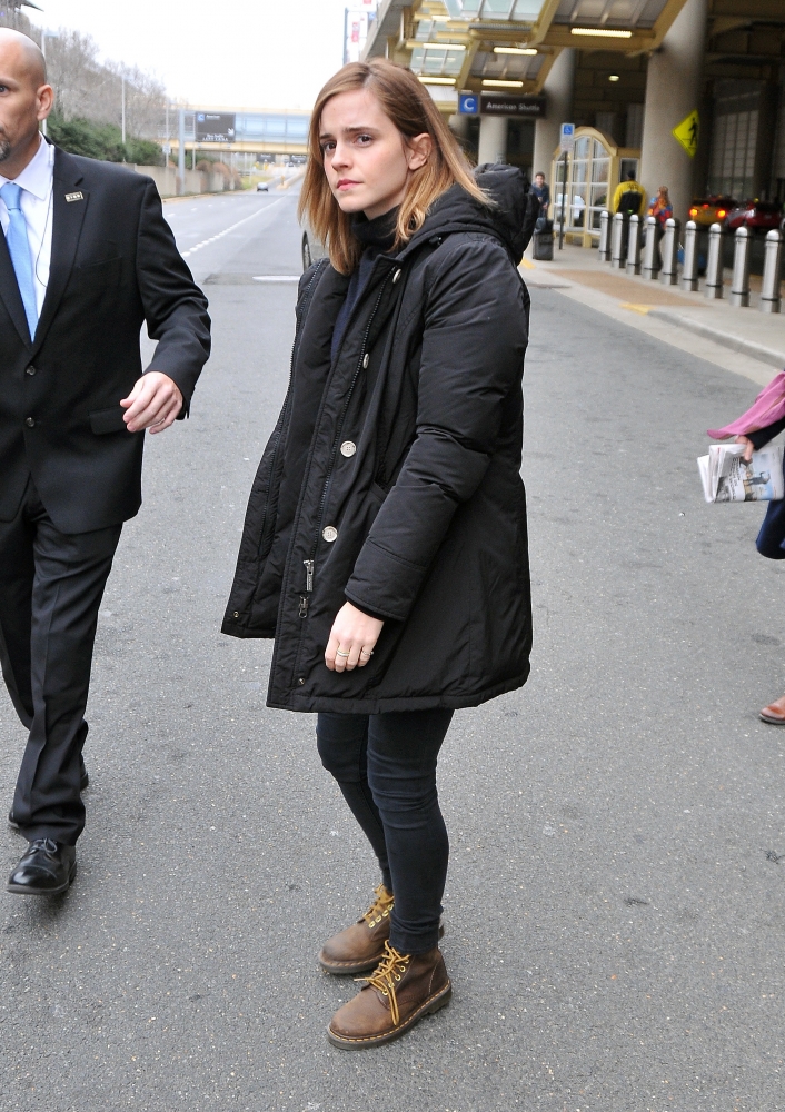 EEW_2017candid_jan20_arrives_in_washingtondc_with_her_mom_25.jpg