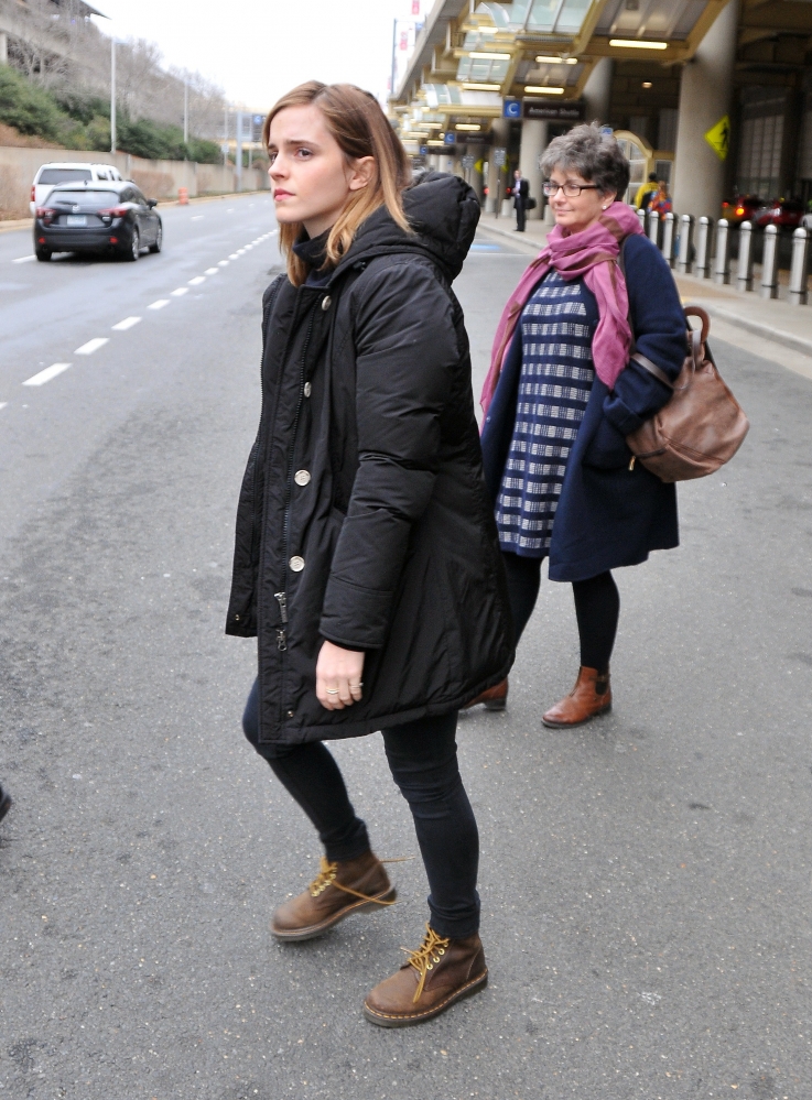 EEW_2017candid_jan20_arrives_in_washingtondc_with_her_mom_26.jpg