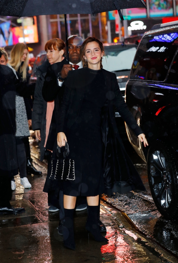 EEW_2017candid_mar10_goodmorning_america_in_nyc_arrival_03.jpg