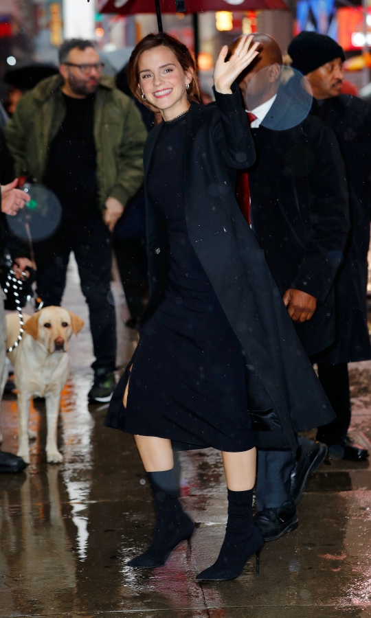EEW_2017candid_mar10_goodmorning_america_in_nyc_arrival_08.jpg